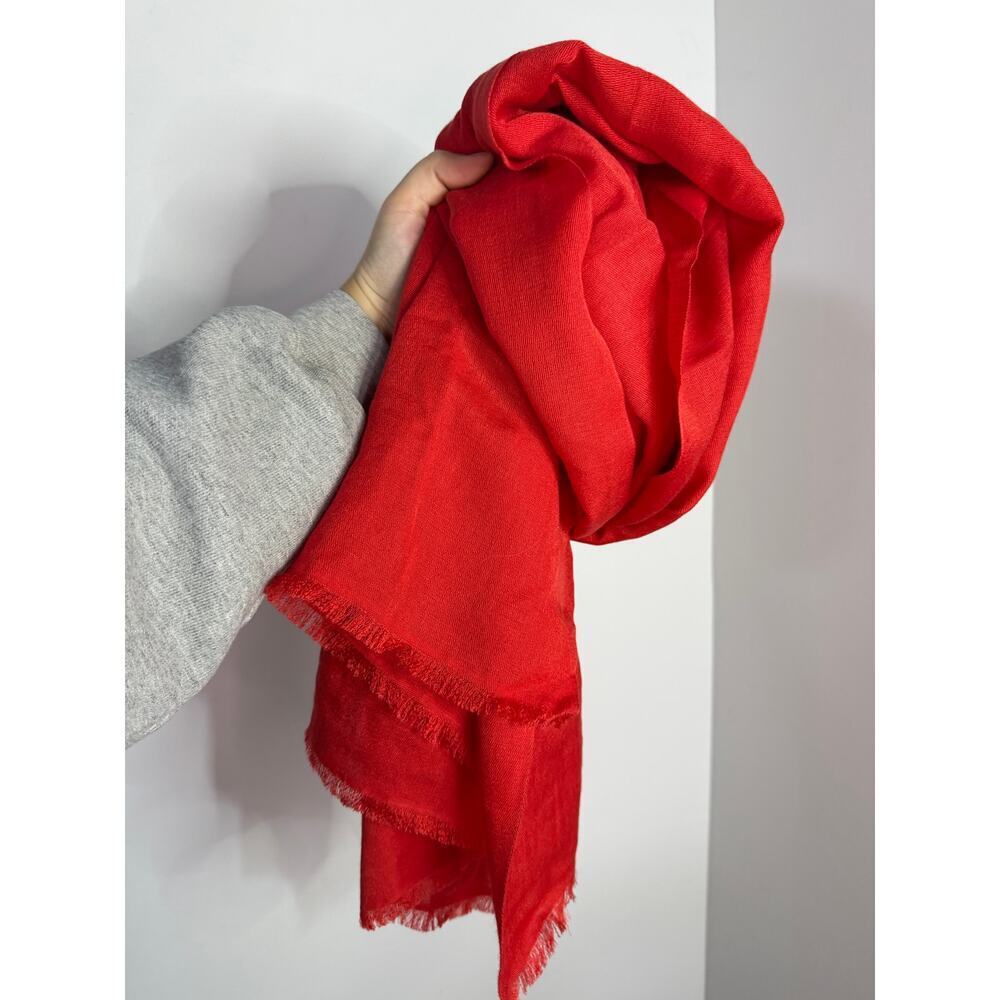 Quince Featherweight Cashmere Silk Frayed Edge Scarf in Red MSRP $225 sold out - Picture 5 of 5